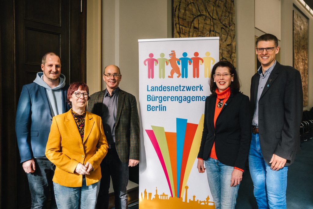 Gruppenbild vom Sprecherinnenrat des Landesnetzwerks Bürgerengagement Berlin